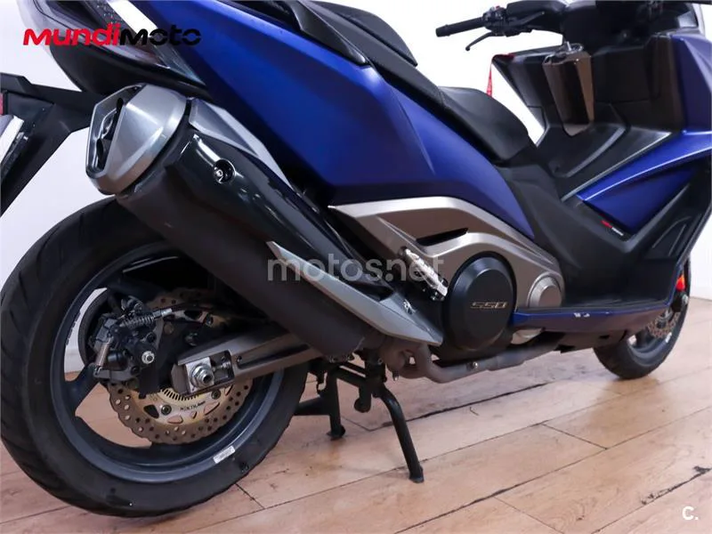 Kymco AK 550 – Vista 4