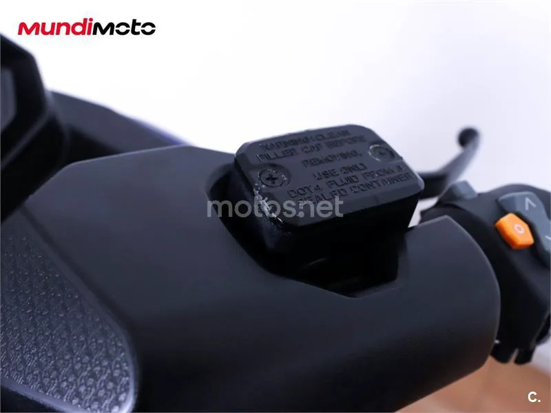 Kymco AK 550 – Vista 37