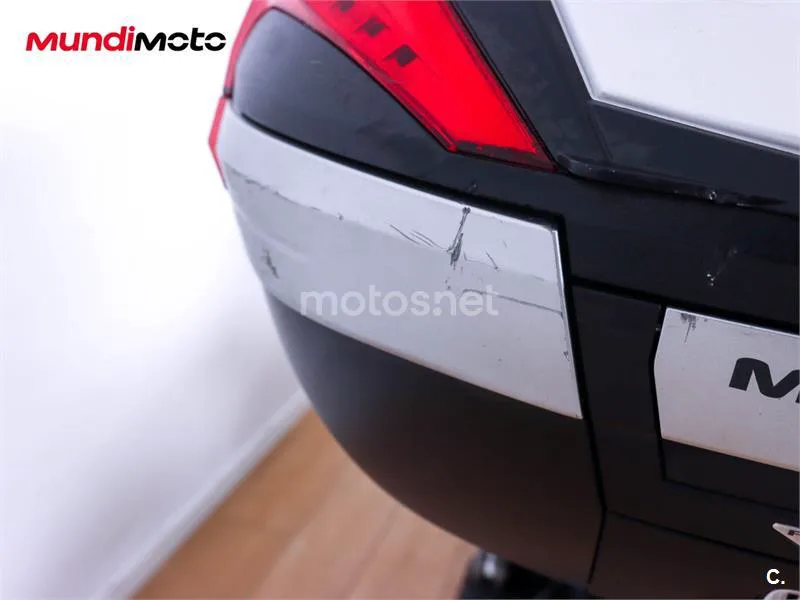 Kymco AK 550 – Vista 39