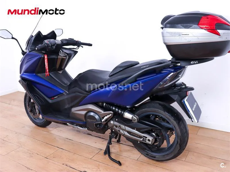 Kymco AK 550 – Vista 8