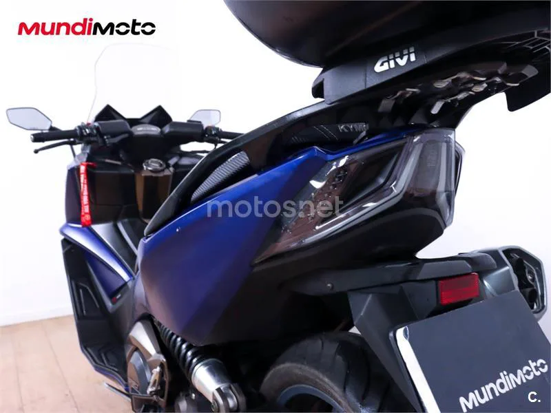 Kymco AK 550 – Vista 9