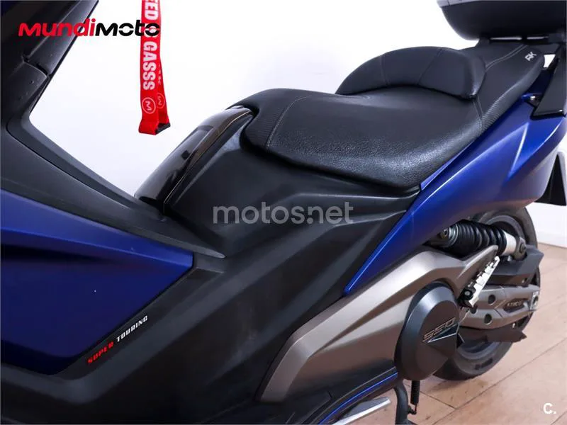 Kymco AK 550 – Vista 10