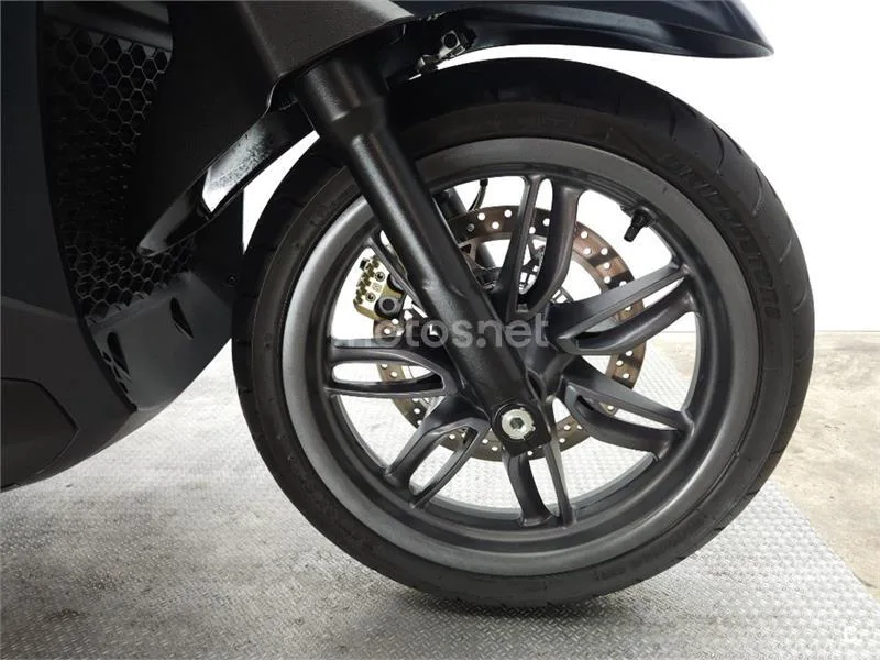 Piaggio Beverly – Vista 11