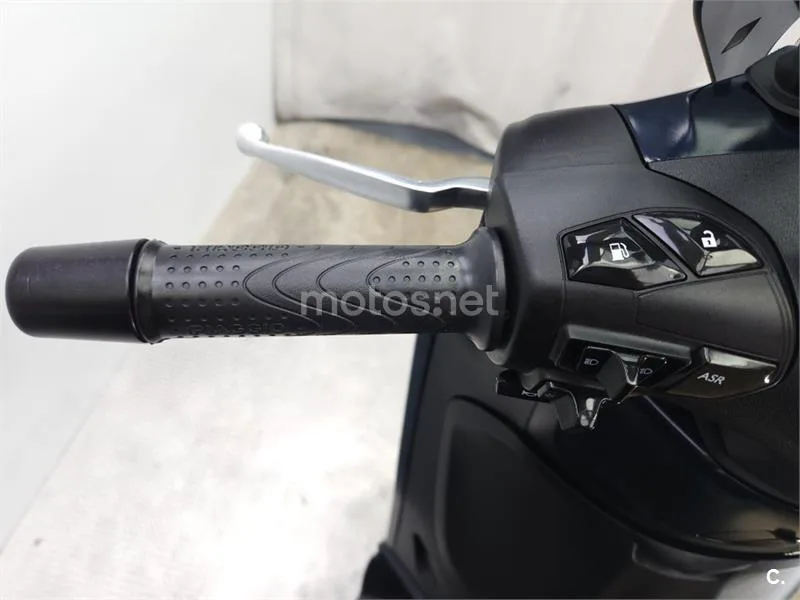 Piaggio Beverly – Vista 9
