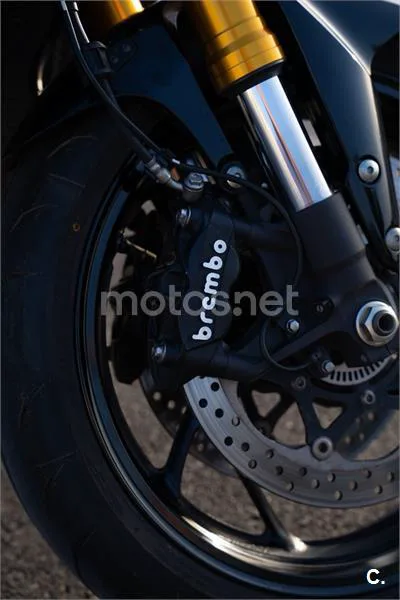 Suzuki GSX-S – Vista 17