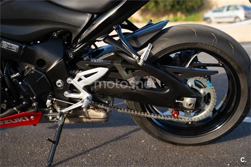 Suzuki GSX-S – Vista 20