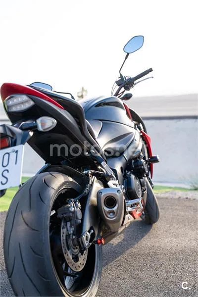 Suzuki GSX-S – Vista 21