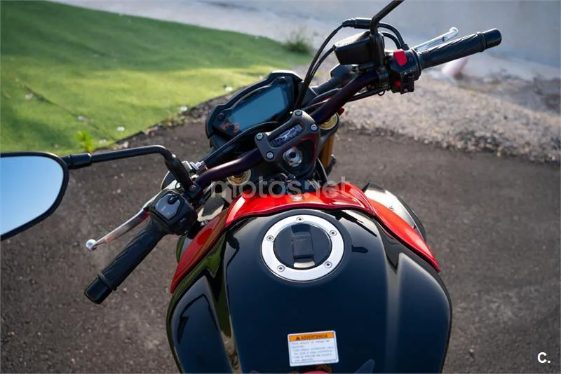 Suzuki GSX-S – Vista 22