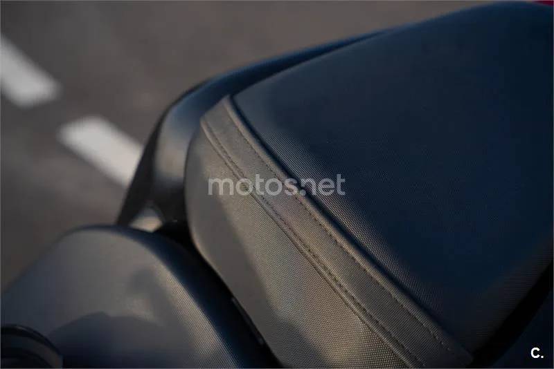 Suzuki GSX-S – Vista 25