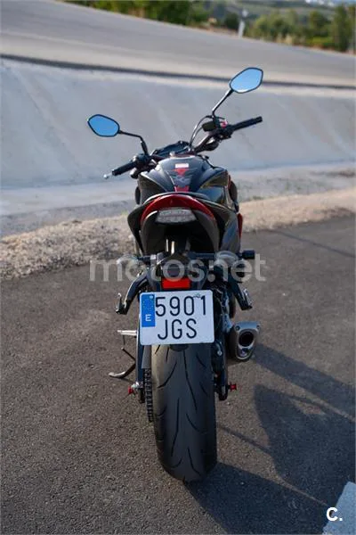Suzuki GSX-S – Vista 5