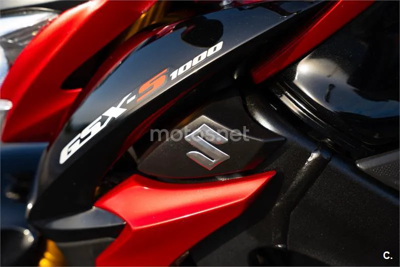 Suzuki GSX-S – Vista 6