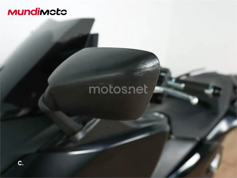 Yamaha TMAX 530 – Vista 21