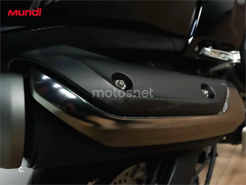 Yamaha TMAX 530 – Vista 25