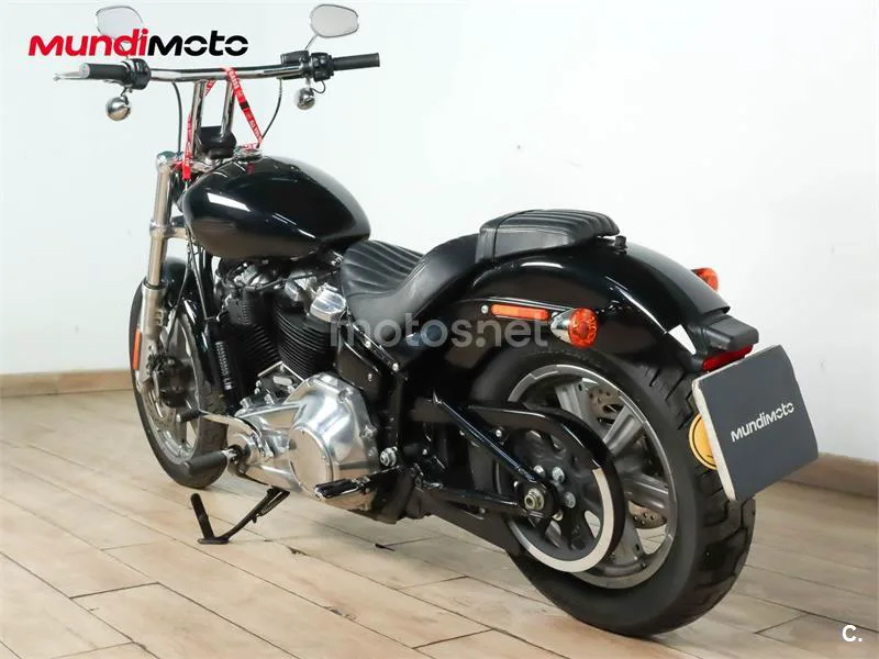Harley-Davidson Softail Standard – Vista 8