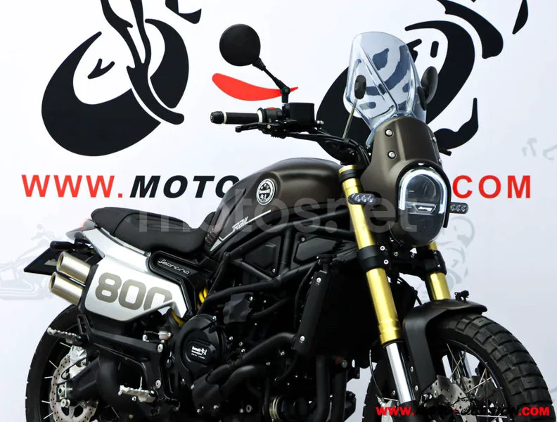Benelli Leoncino 800 – Vista 4
