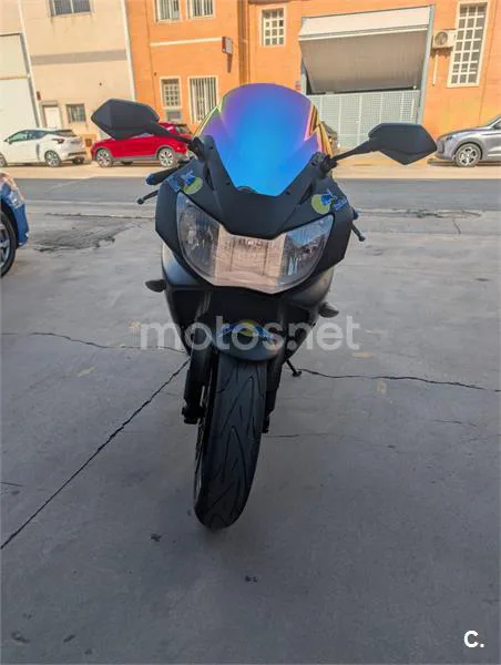 Honda CBR 900RR FIREBLADE – Vista 5