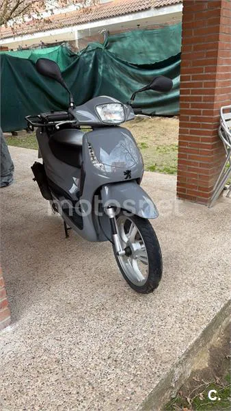 Peugeot Tweet 125 1000 € 2015 Madrid - 1