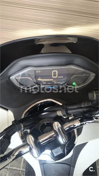 Honda PCX 125 – Vista 2