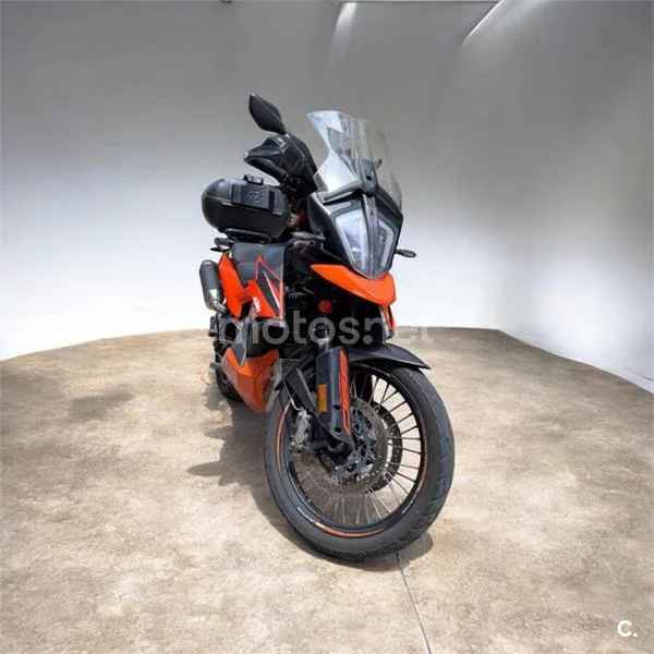 KTM 890 – Vista 4