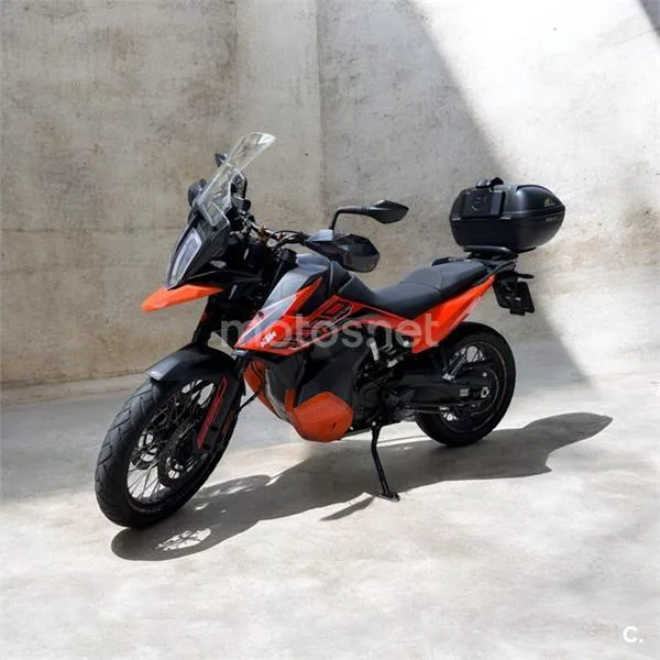 KTM 890 – Vista 5