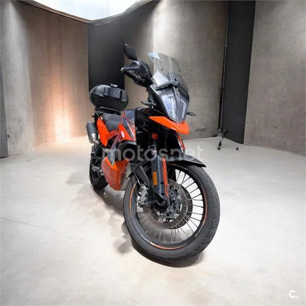 KTM 890 – Vista 7