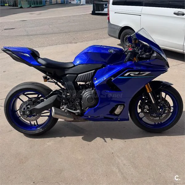 Yamaha R7 – Vista 7
