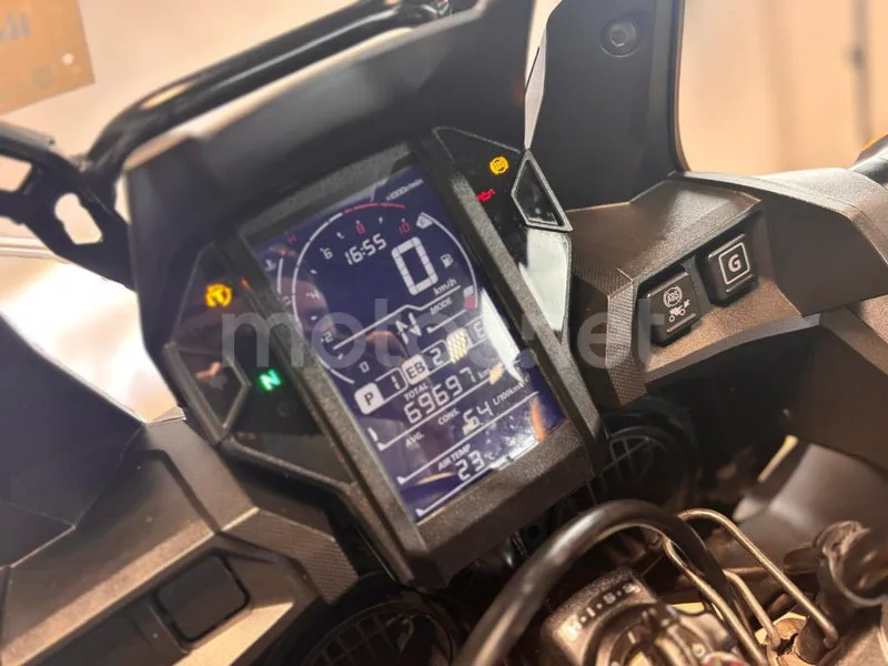 Honda CRF1000L Africa Twin - Vista 3