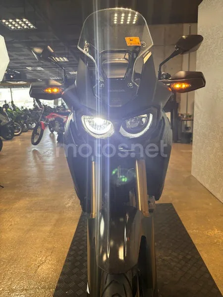 Honda CRF1000L Africa Twin - Vista 5