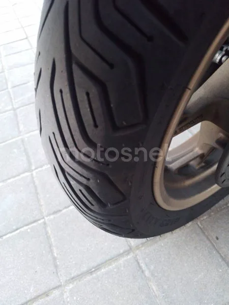 Yamaha XMAX 300 - Vista 19