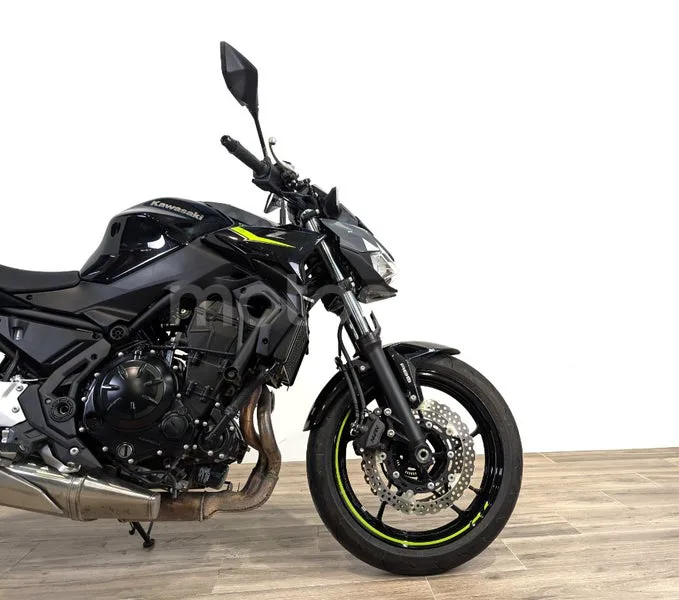 Kawasaki Z650 – Vista 4