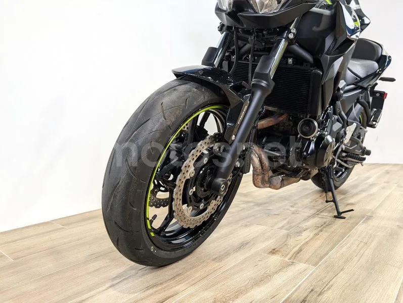 Kawasaki Z650 – Vista 6