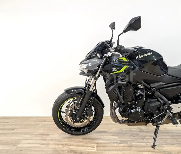 Kawasaki Z650 – Vista 8