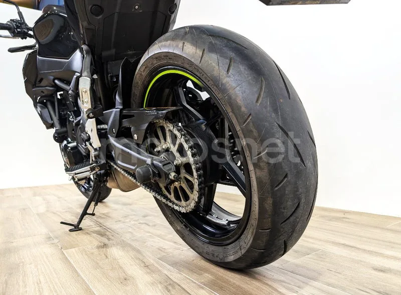Kawasaki Z650 – Vista 10