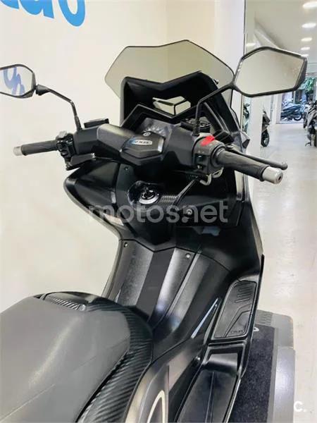 Yamaha TMAX 530 – Vista 10