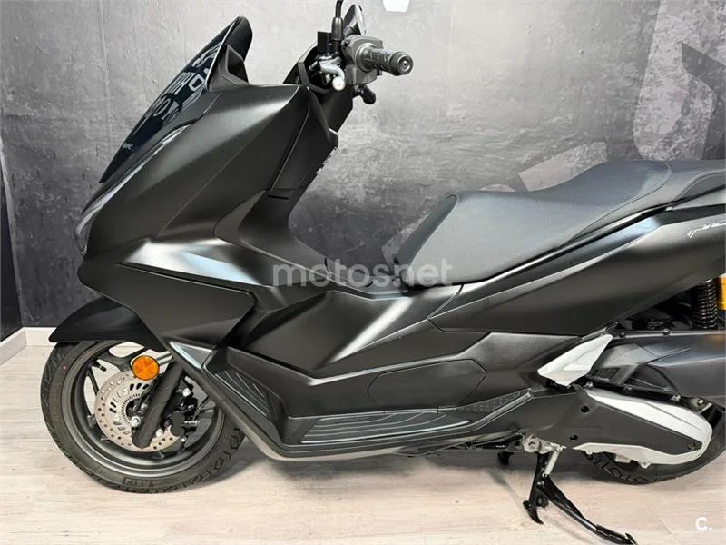 Honda PCX 125 – Vista 11