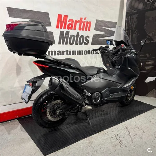 Yamaha TMAX – Vista 5