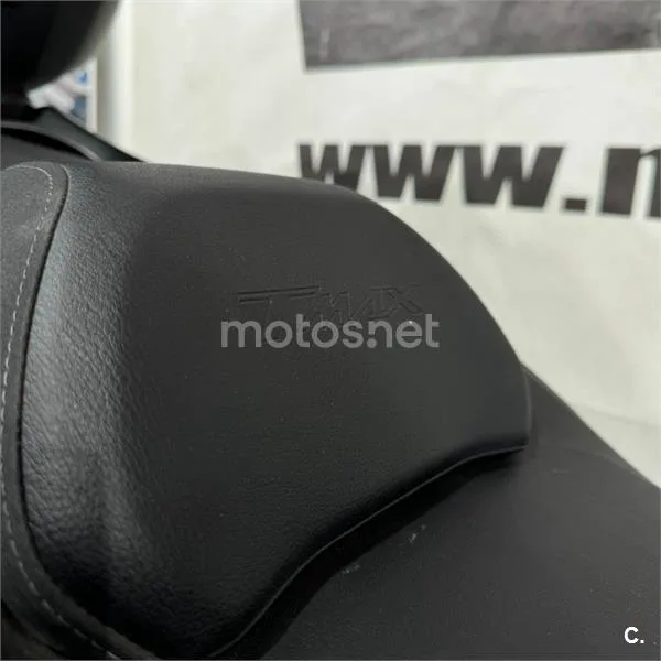 Yamaha TMAX – Vista 8