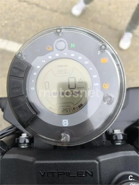 Husqvarna Vitpilen – Vista 6