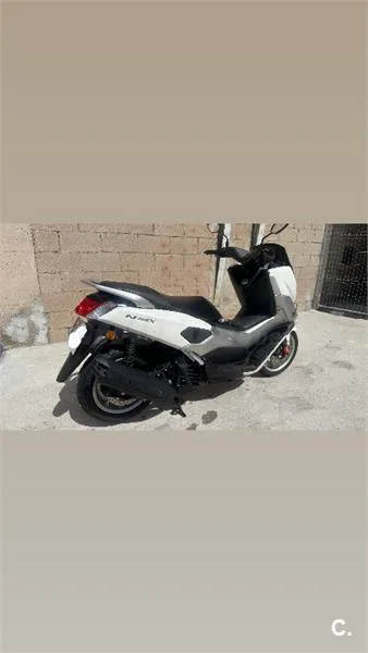 Yamaha NMAX – Vista 4