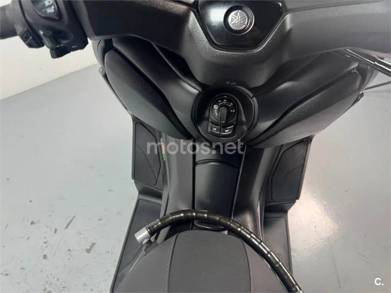 Yamaha XMAX 300 – Vista 11