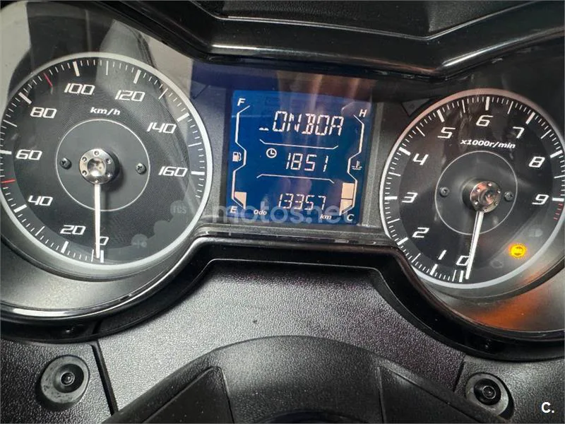 Yamaha XMAX 300 – Vista 13