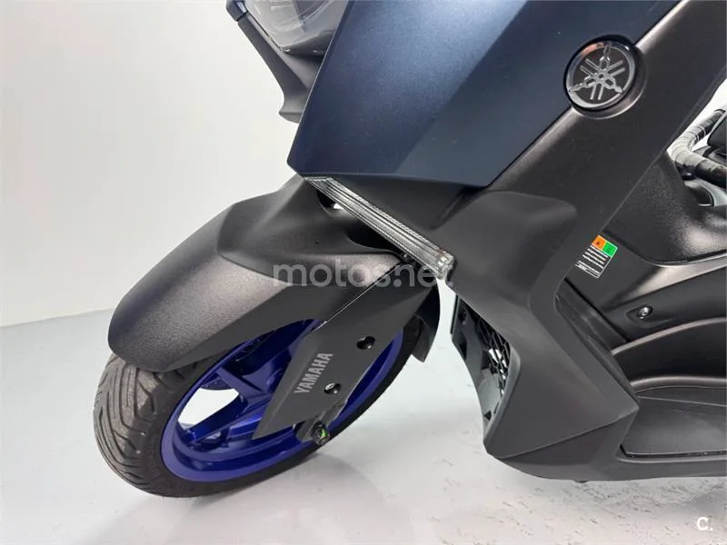 Yamaha XMAX 300 – Vista 17