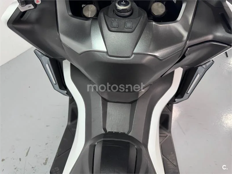 Honda Forza 750 – Vista 11