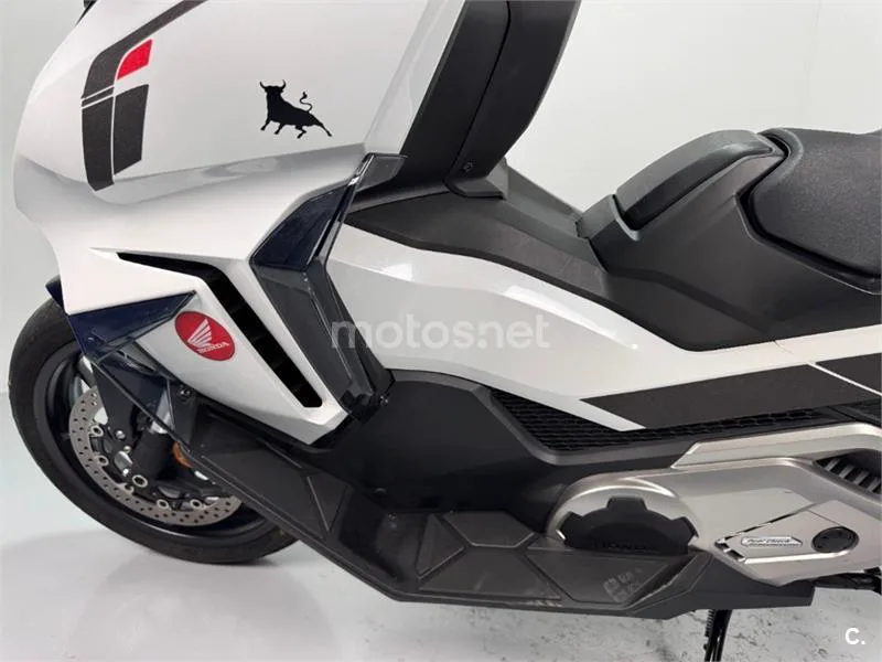 Honda Forza 750 – Vista 18