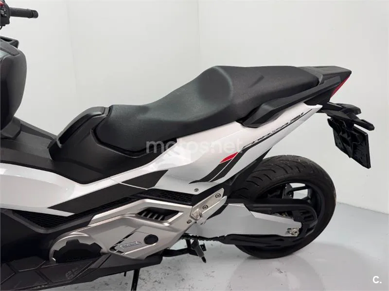 Honda Forza 750 – Vista 19