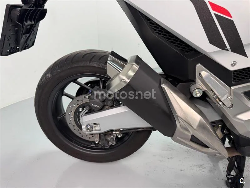 Honda Forza 750 – Vista 9