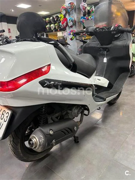 Piaggio X EVO 125 – Vista 3