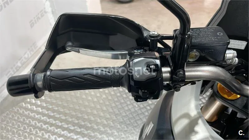 Suzuki V-Strom 1000 – Vista 11