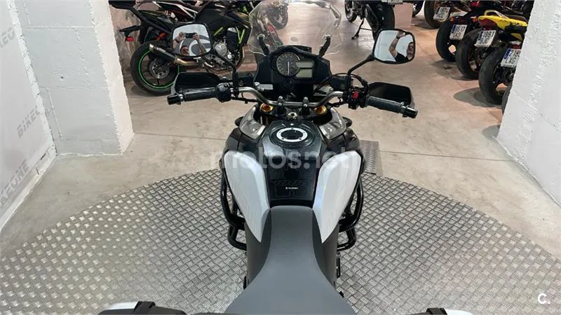 Suzuki V-Strom 1000 – Vista 9