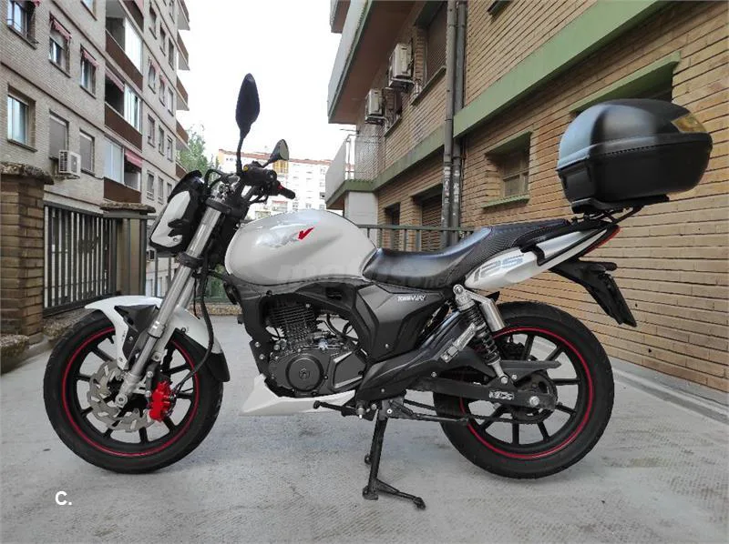 Keeway RKV 125 – Vista 4